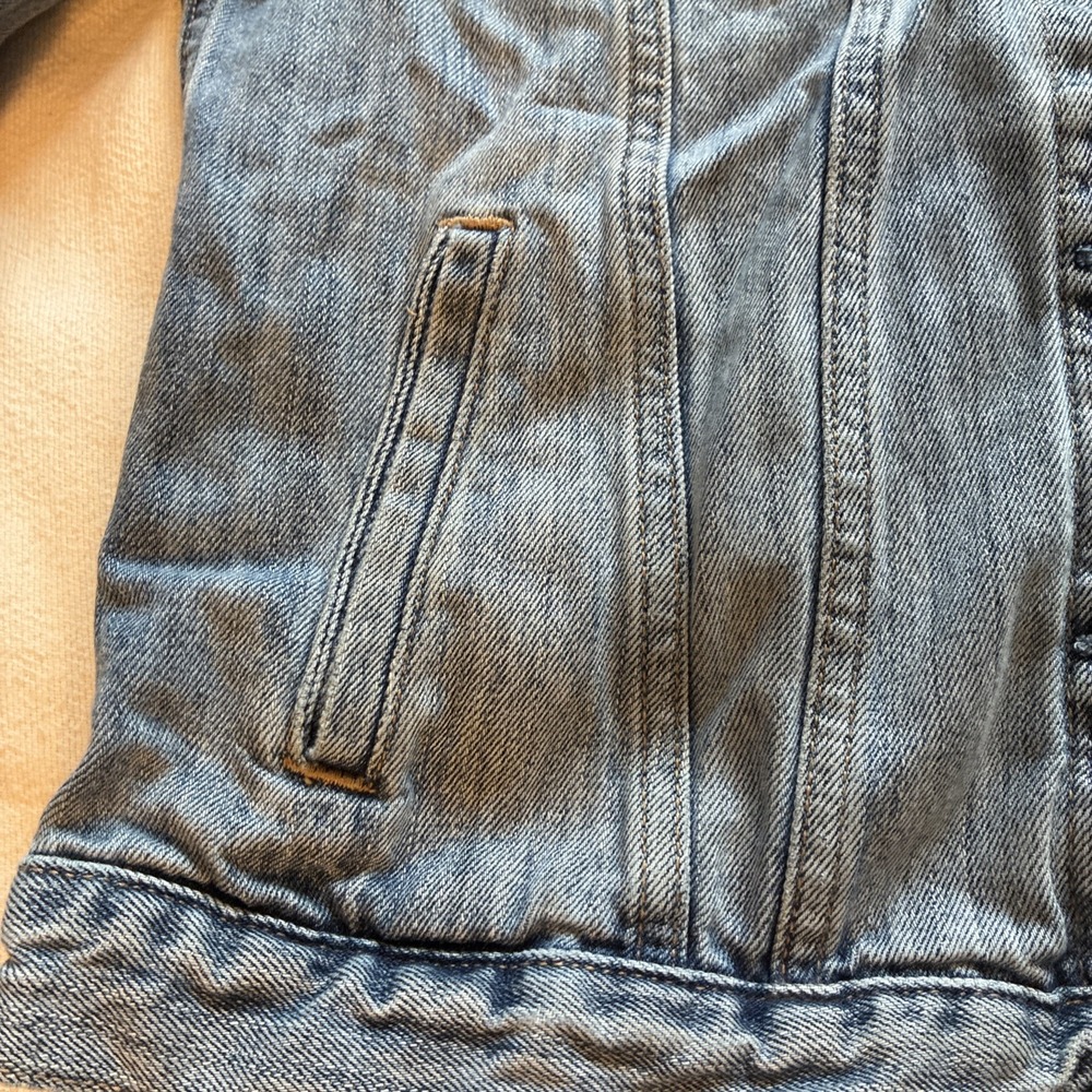 Gap Womens Denim Icon Jacket Medium Wash Blue Distressed Jean Jacket Small Model - Picture 5 of 16